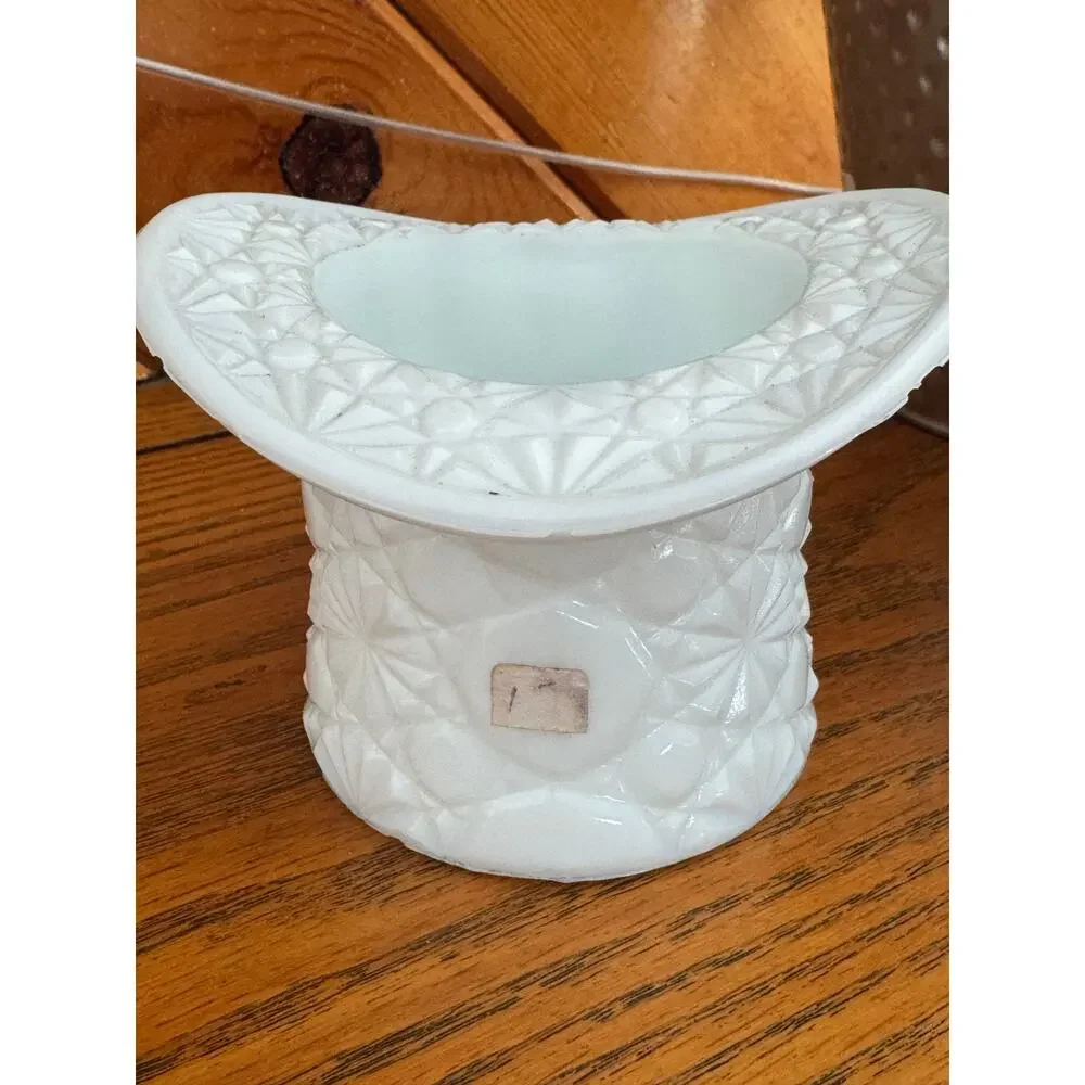 Vintage Fenton Milk Glass Top Hat Daisy and Button Pattern - Picture 4 of 12